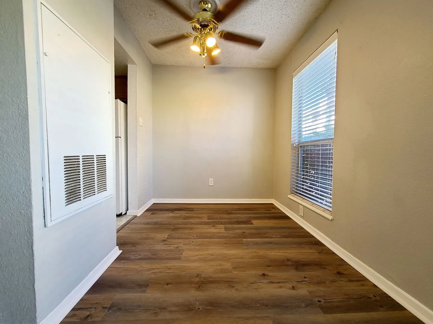 1901 N Fitzhugh Ave — Photo 3