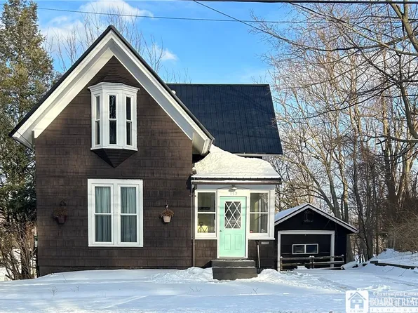 152 Water St, Fredonia, NY 14063