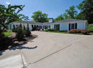 1015 Grandin Ridge Dr, Cincinnati, OH 45208