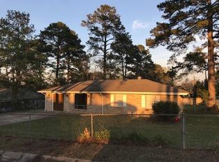 1127 Spruce St, Leesville, LA 71446