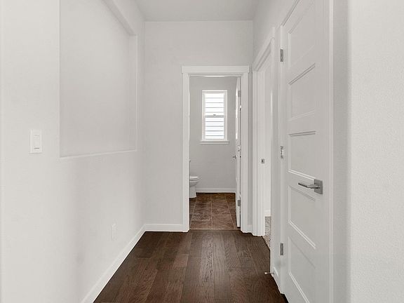 5th image of 631 Natalee Jo St SE