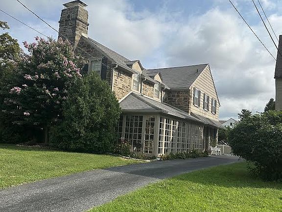 2nd image of 319 Wayne Ave