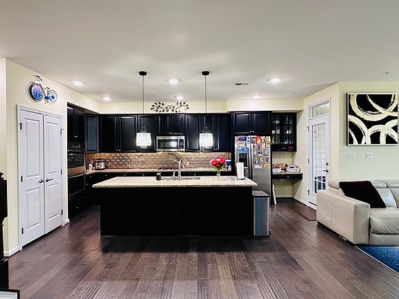4th image of 3220 Yeager Dr #6A