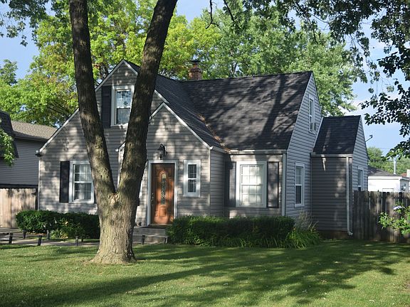 2nd image of 2217 N Hawthorne Ave