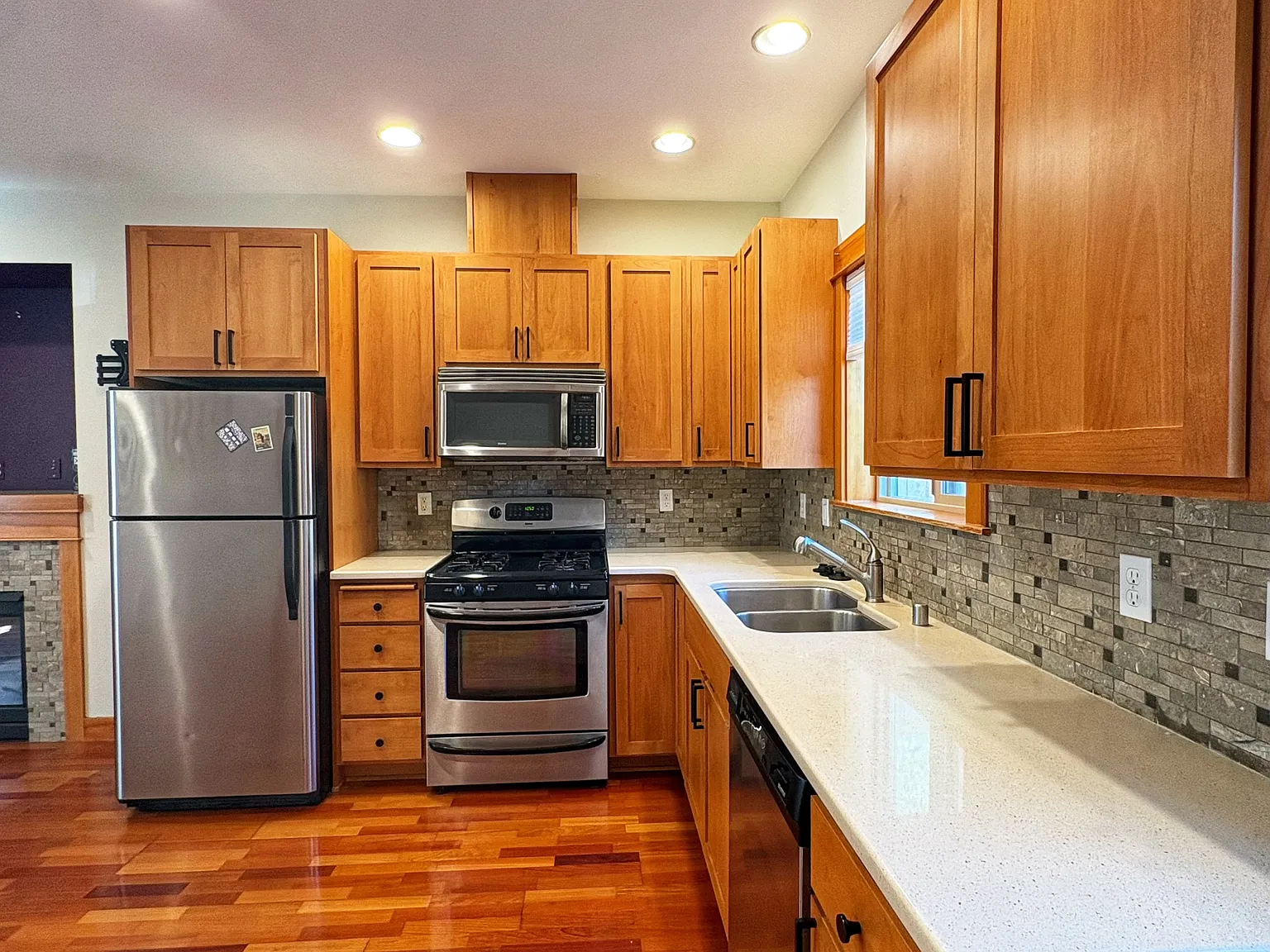 2 bed, 2.5 bath, 850 sqft, $2,650 — Photo 3
