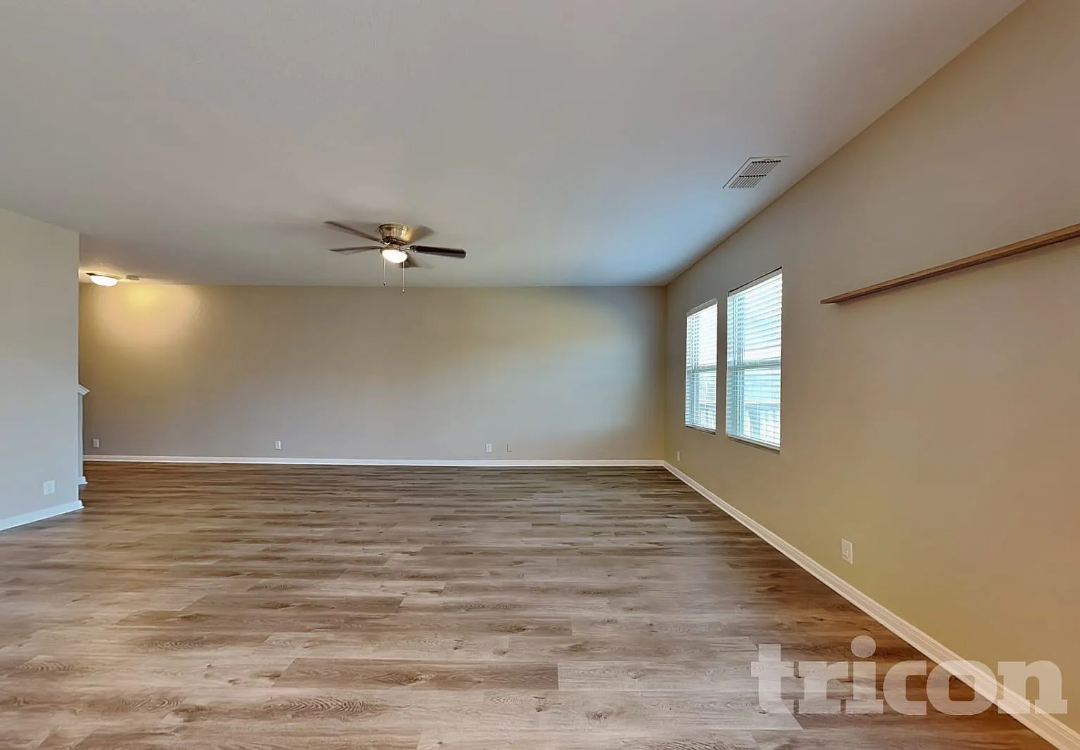 4827 Hallies Garden Saint Hedwig TX — Photo 4