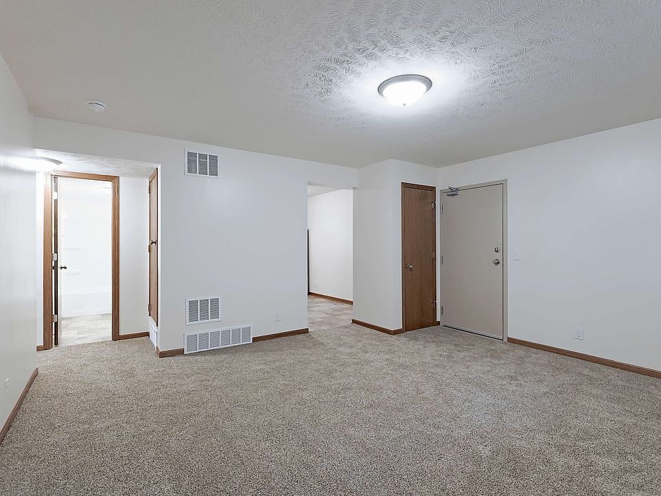 1st image of 1634 Sumner St #3