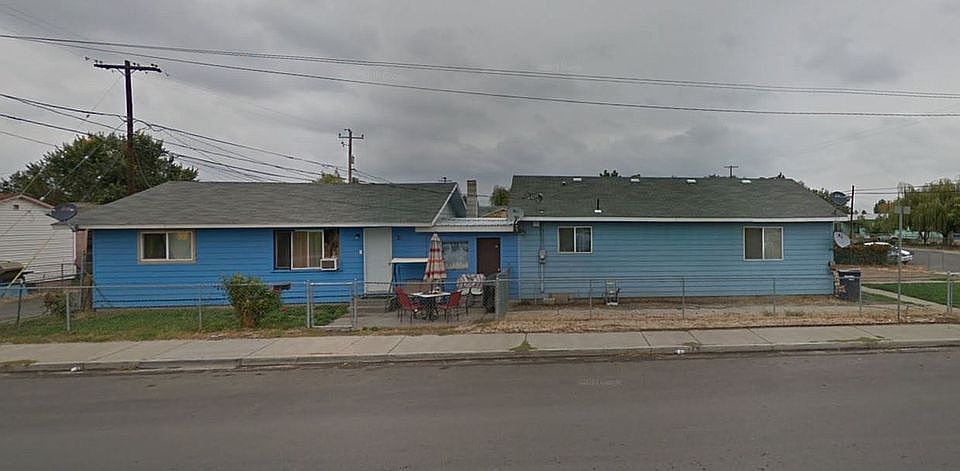 1st image of 810 & 1/2 S Camas Ave