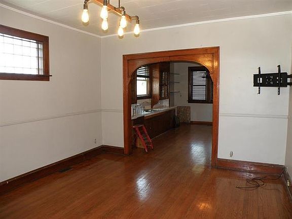 2nd image of 2312 White Oak Ave