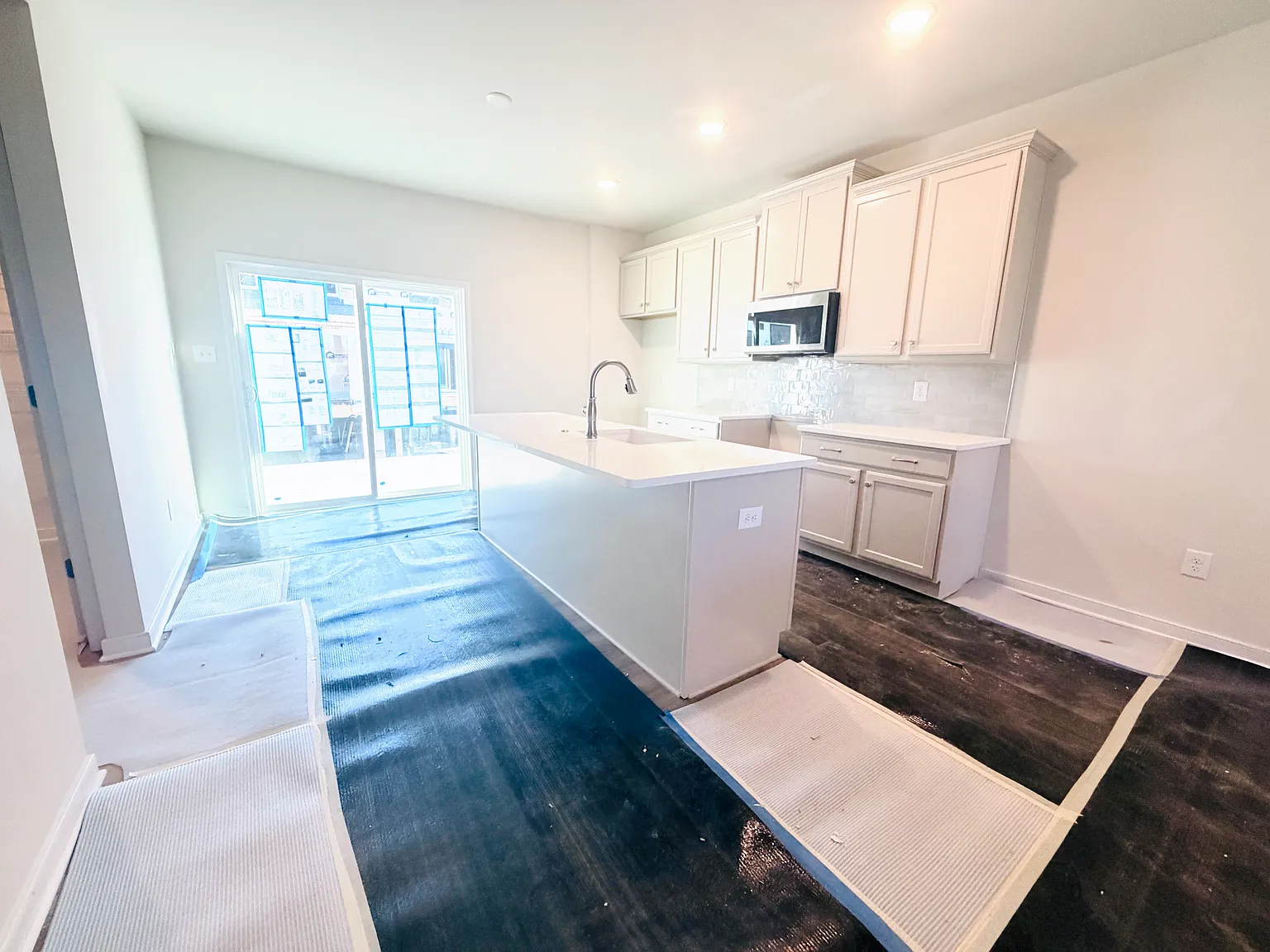 4 bed, 3.5 bath, 2271 sqft, $2,750 — Photo 2