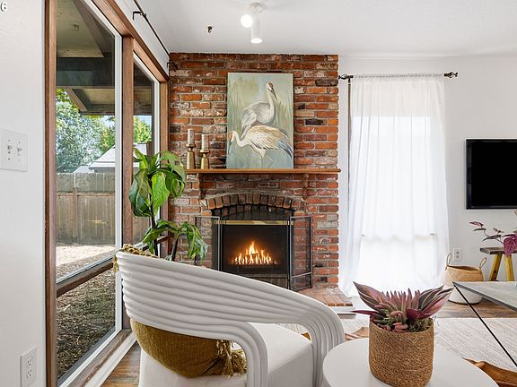 3rd image of 4155 SW 189th Pl