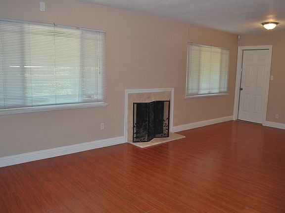5th image of 3776 Bolivar Ave