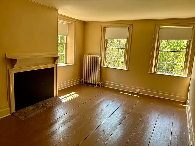 200 N Great Rd — Photo 15