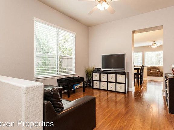 4th image of 1376 Freswick Dr