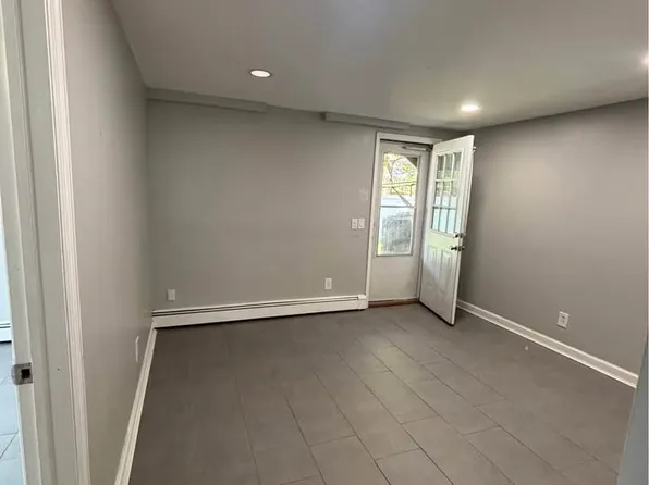 (undisclosed Address), Farmingdale, NY 11735