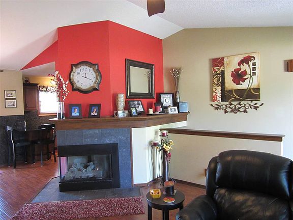 3rd image of 421 Oakwood St