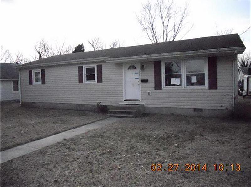 1st image of 713 Clarence St