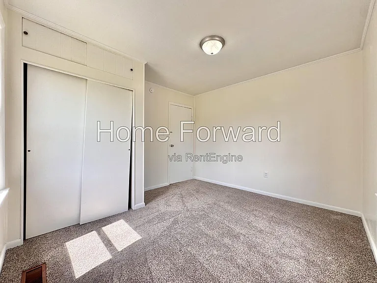 107 N Robbins Ct — Photo 14