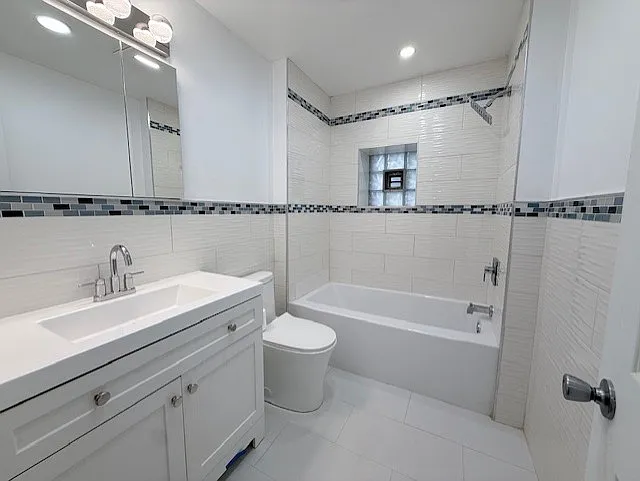 233 W Cermak Rd #2 — Photo 7