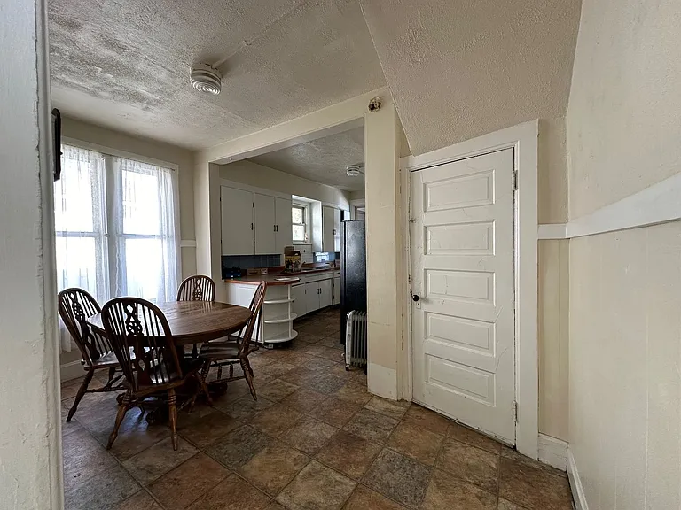 735 E Nora Ave — Photo 5