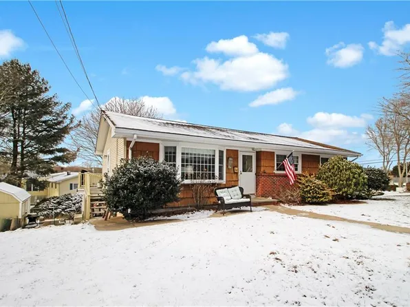 11 Riverdale Rd, Westerly, RI 02891