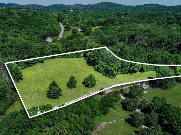 110 Hidden Valley Rd, Arrington, TN 37014