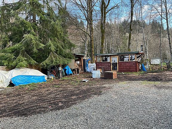 5th image of 463 S Alder Ln