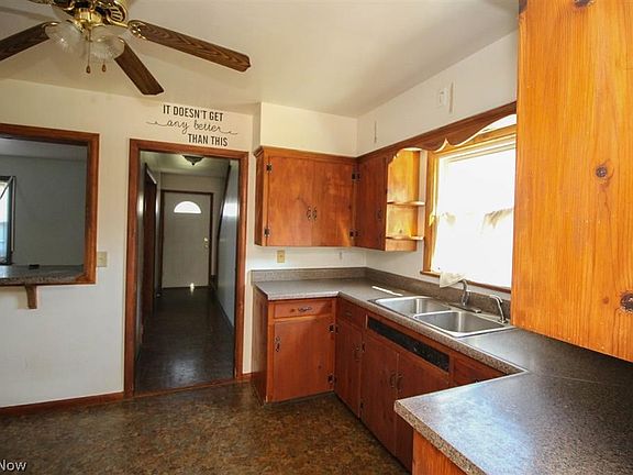 5th image of 13 Terrace Dr