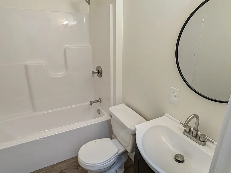 1109 Mills Ave — Photo 13