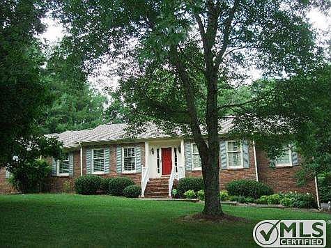 1st image of 561 Cooper Dr