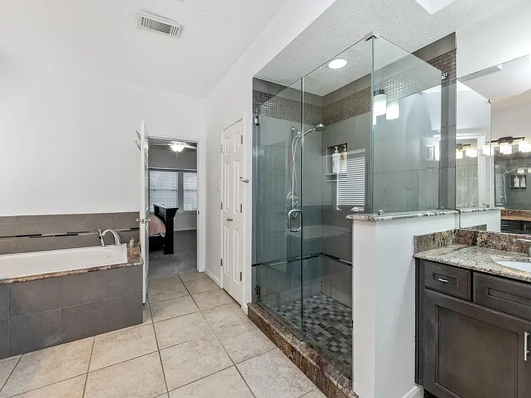 15826 Jamie Lee Dr — Photo 27