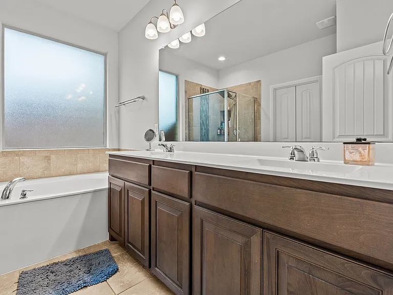 9108 Golden Hollow Ln — Photo 26