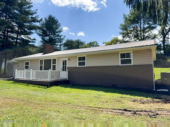4th image of 240 Crestwood Dr