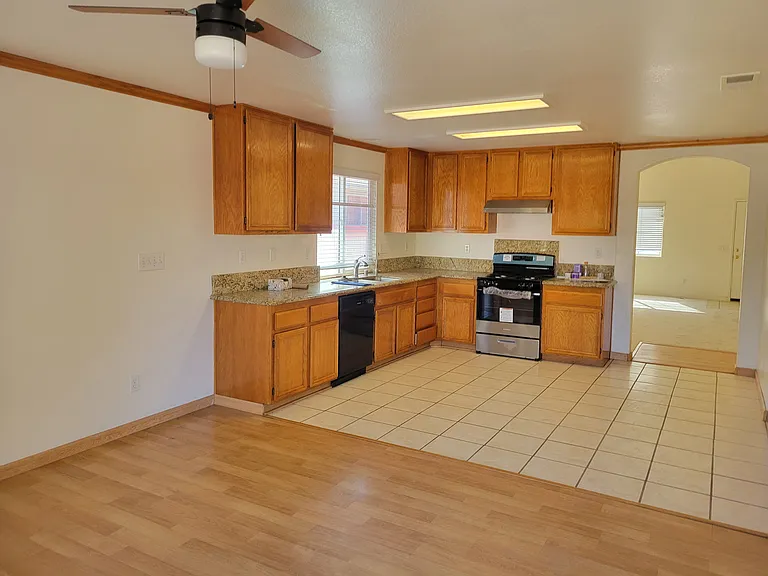 4323 Exmoor Ct — Photo 5