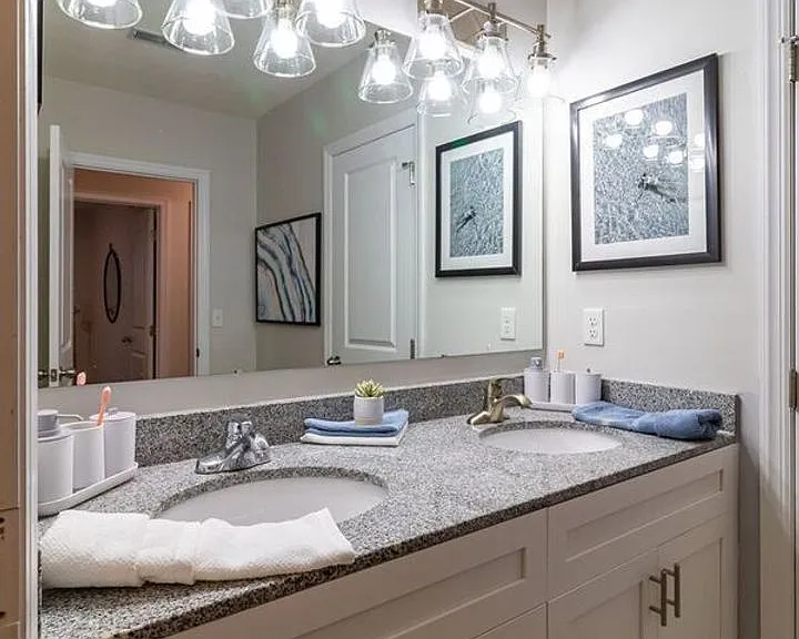 East Village Apartments — Photo 45