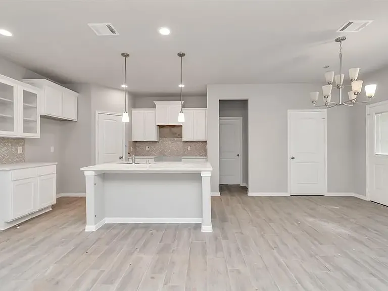 7950 Fijian Cypress Dr — Photo 2