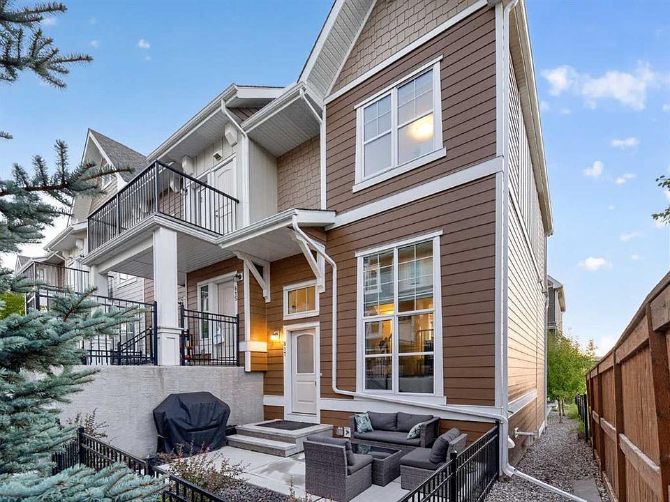 1st image of 817 NE Cranbrook Walk SE