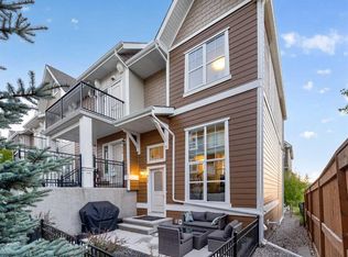 817 NE Cranbrook Walk SE, Calgary, AB T3M2V5