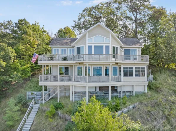 10508 Lost Valley Rd, Montague, MI 49437