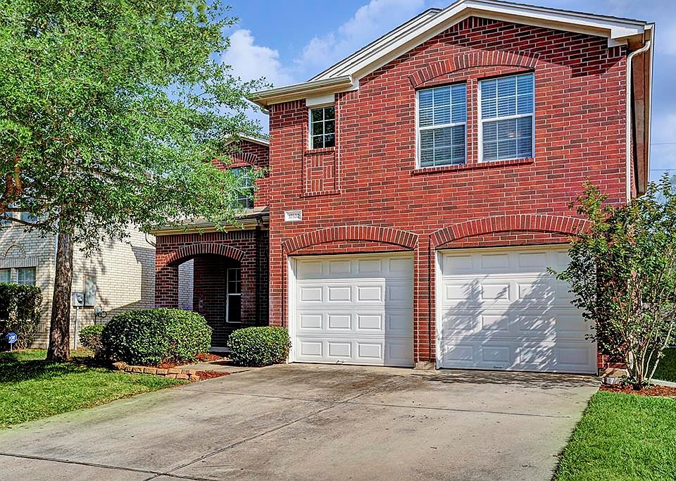 2nd image of 17502 Hoover Gardens Dr