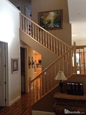 4th image of 216 Oxleigh Way