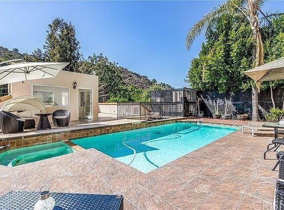 2nd image of 2328 N Benedict Canyon Dr