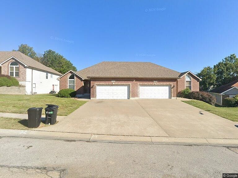 1st image of 1813 Villa Dr #1813