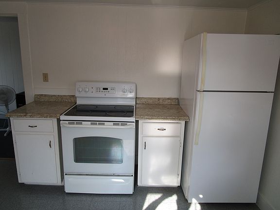 3rd image of 38 Vine St #B