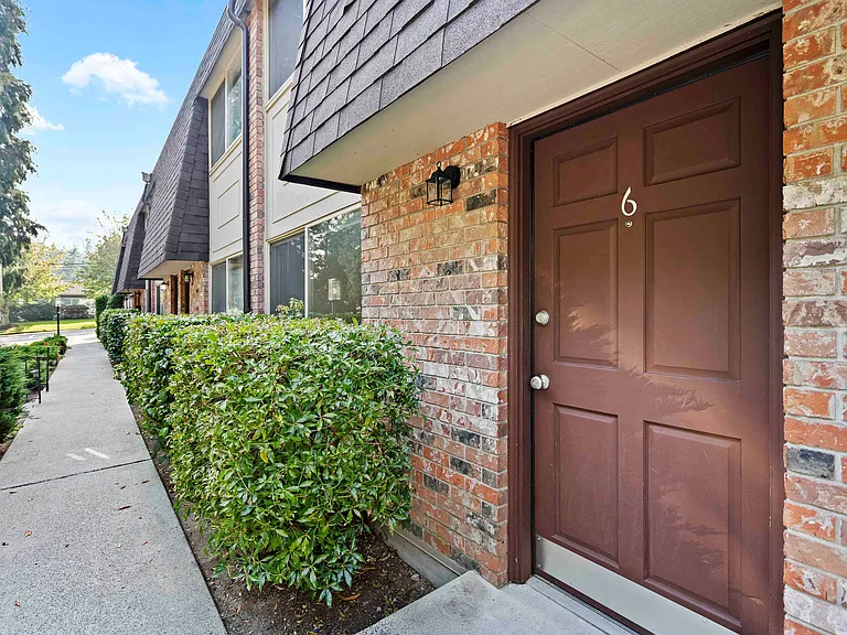 Cypress Lane Apartments — Photo 25