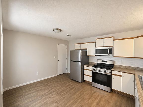 5th image of 2217 W High Desert Cir NE