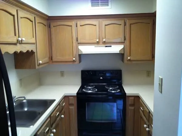 3125 Toulon Dr #3 — Photo 8