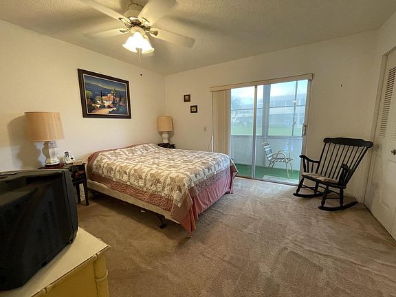 4th image of 229 Camden Dr #J