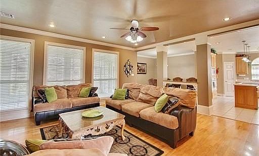 4th image of 181 River Oaks Dr