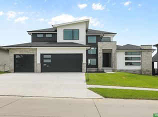 3521 S 215th St, Elkhorn, NE 68022